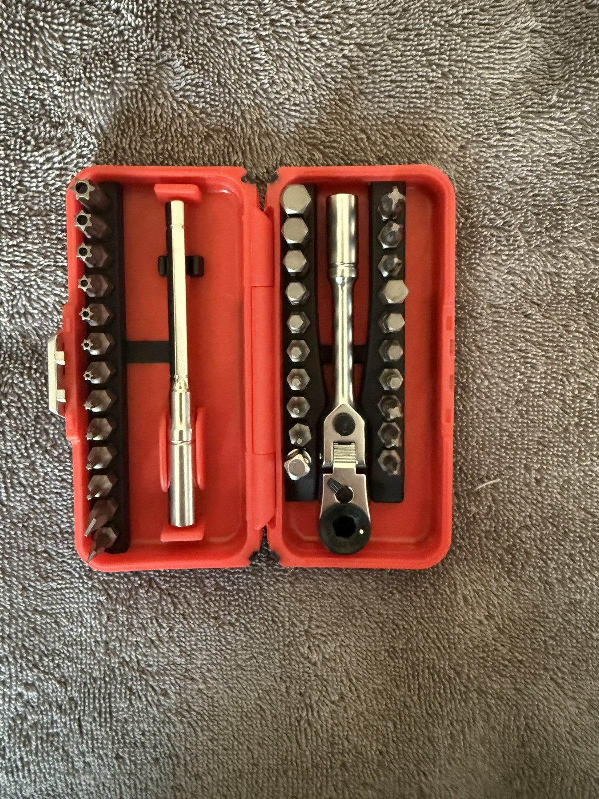 New – ICON Locking Flex Head Ratchet and Bit Set, 35-Piece