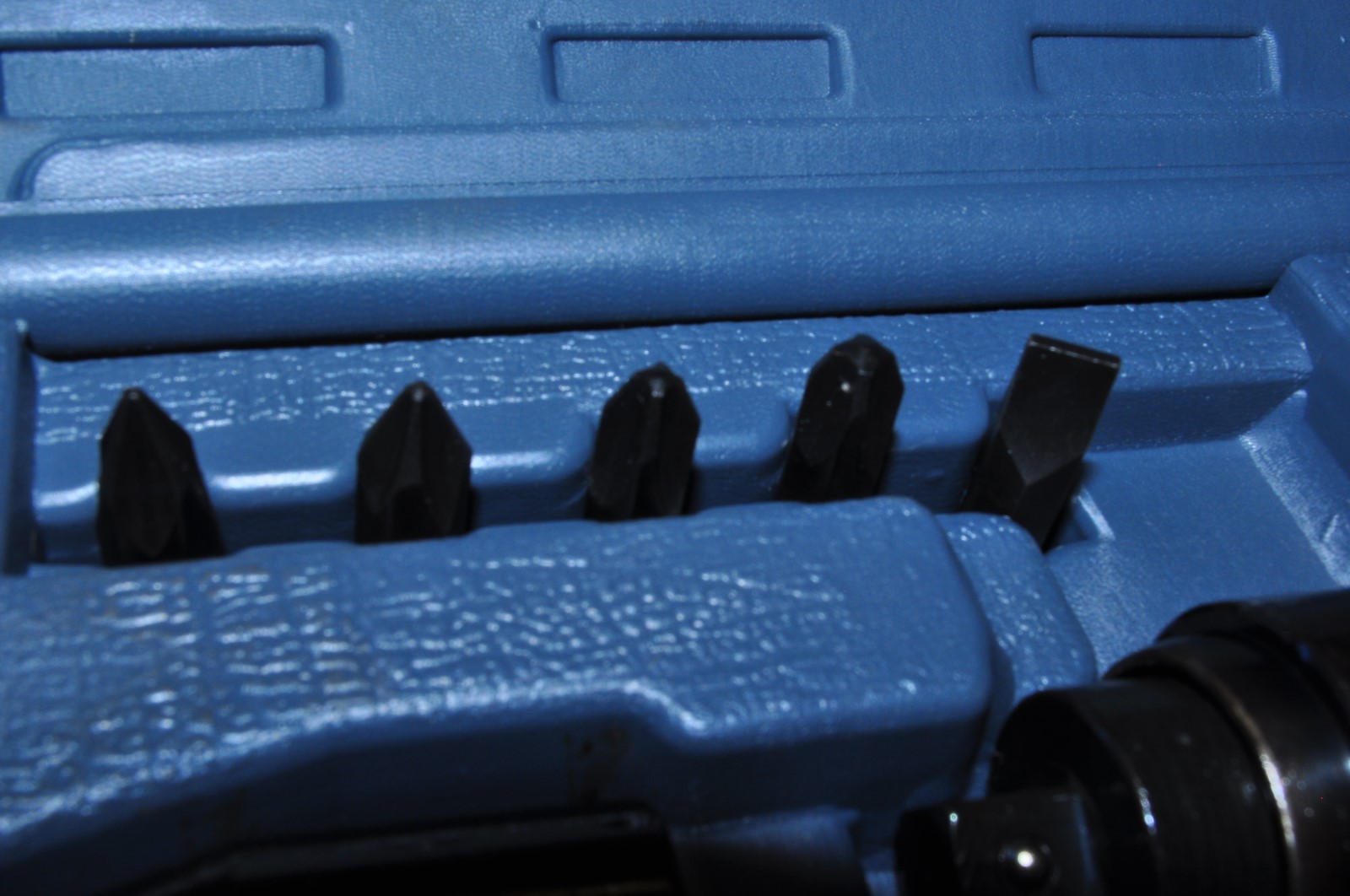 LISLE 29200 3/8” Hand Impact Screw Driver Tool Set with 5 bits.