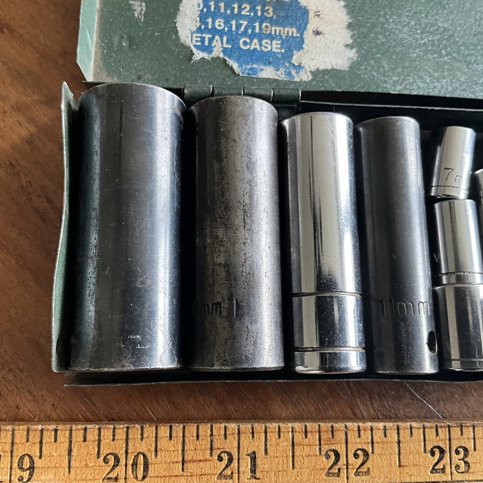 Unbranded 16pc Random Sockets in Metal Case Standard & Impact
