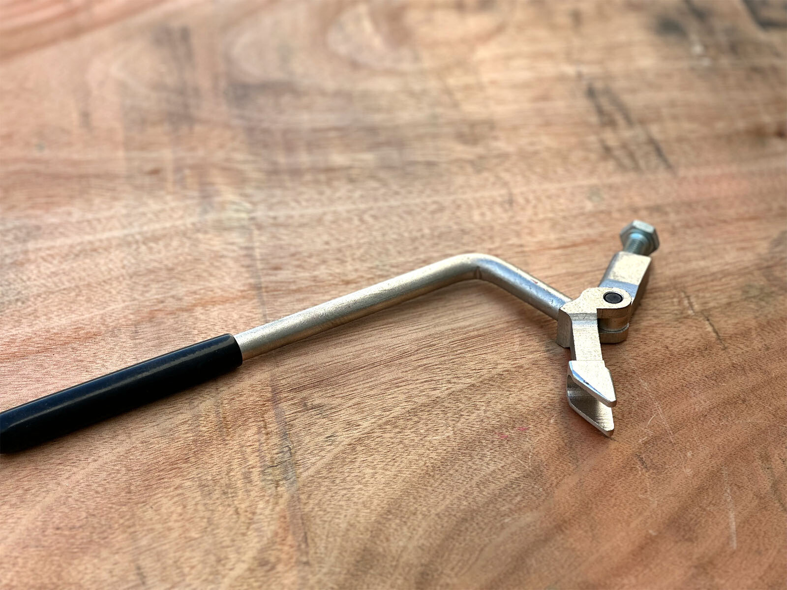 Automotive Lever Brake Pedal Release Tool From Broke Booster for BMW 2409646