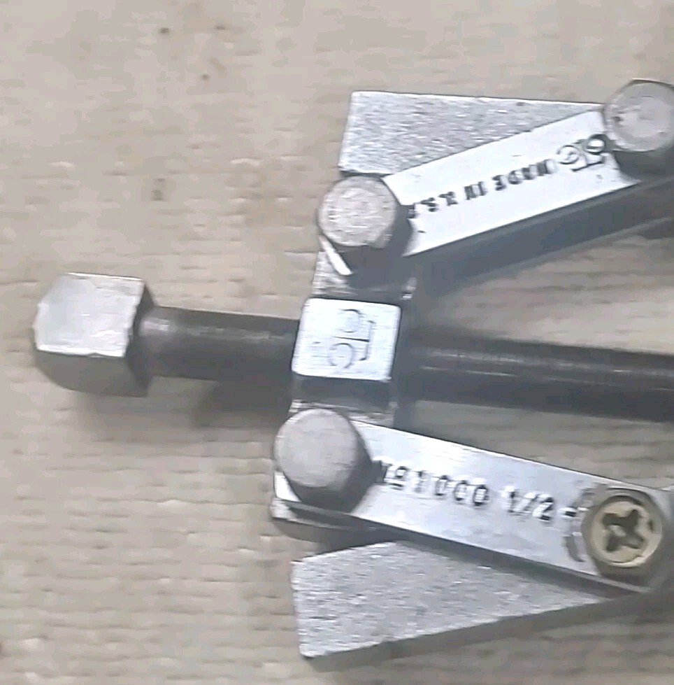 Owatonna (OTC) No. 1000 1/2-L Movable Arm 2 Jaw Gear Puller, USA MADE Tool.