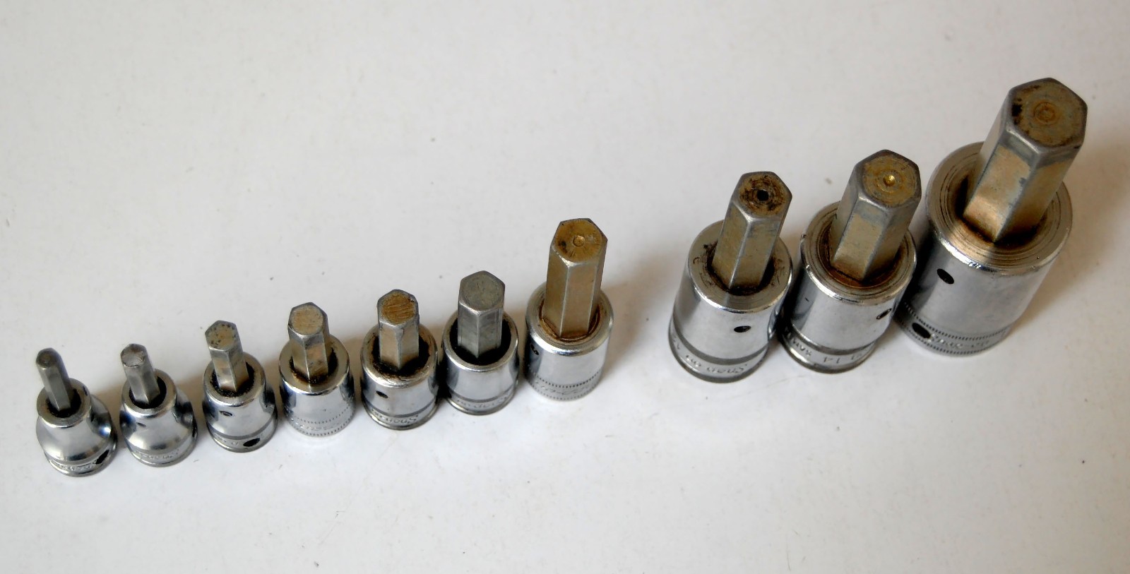 Snap-on Metric 10 Piece Hex Bit Set 5mm to 12mm 14mm 17mm 3/8″ & 1/2″ Drive
