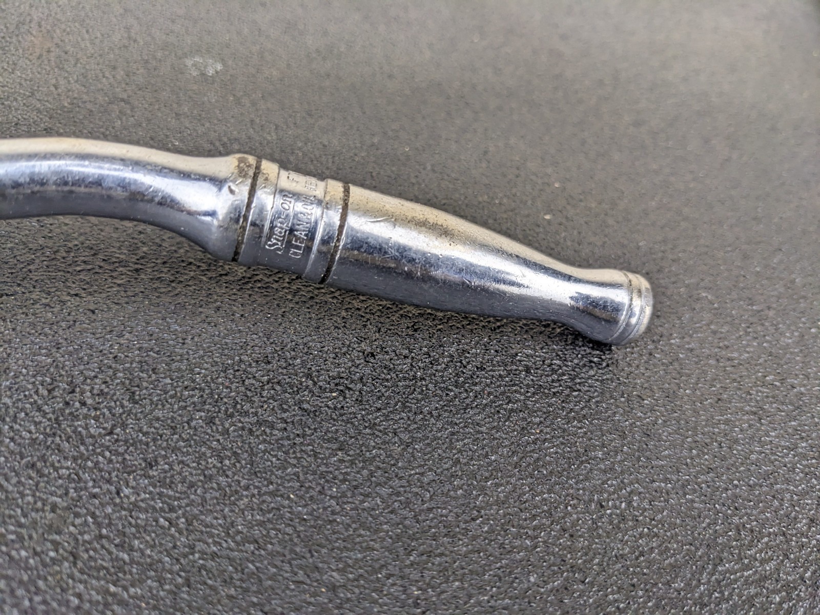 SNAP-ON TOOLS F732, 3/8″ DRIVE 11″ FLEX HEAD OFF-SET ANGLE RATCHET