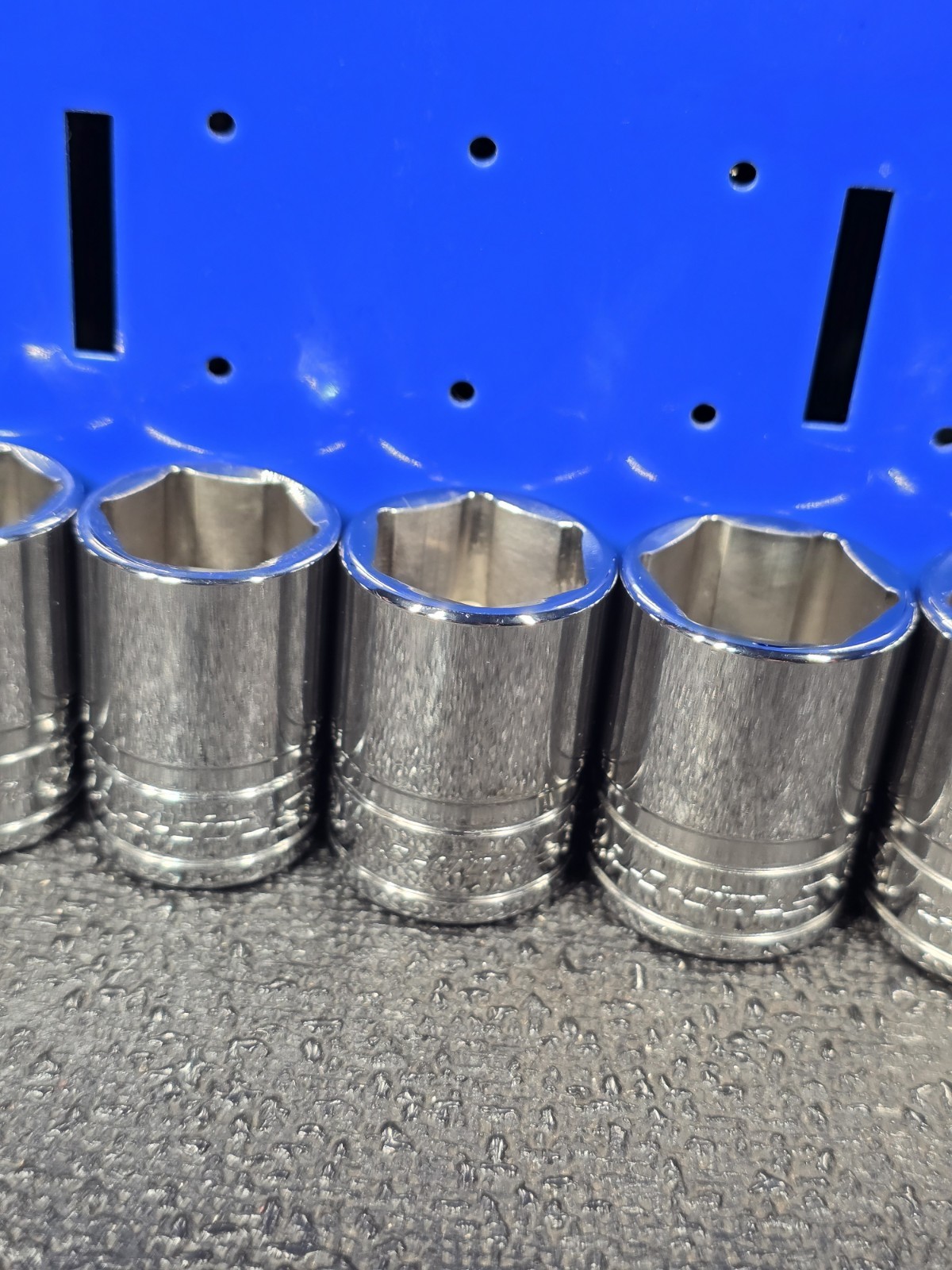 Snap-on 3/8″-1-1/8″ 13-Piece NICE 1/2″ Drive 6-Point Chrome Shallow Socket Set