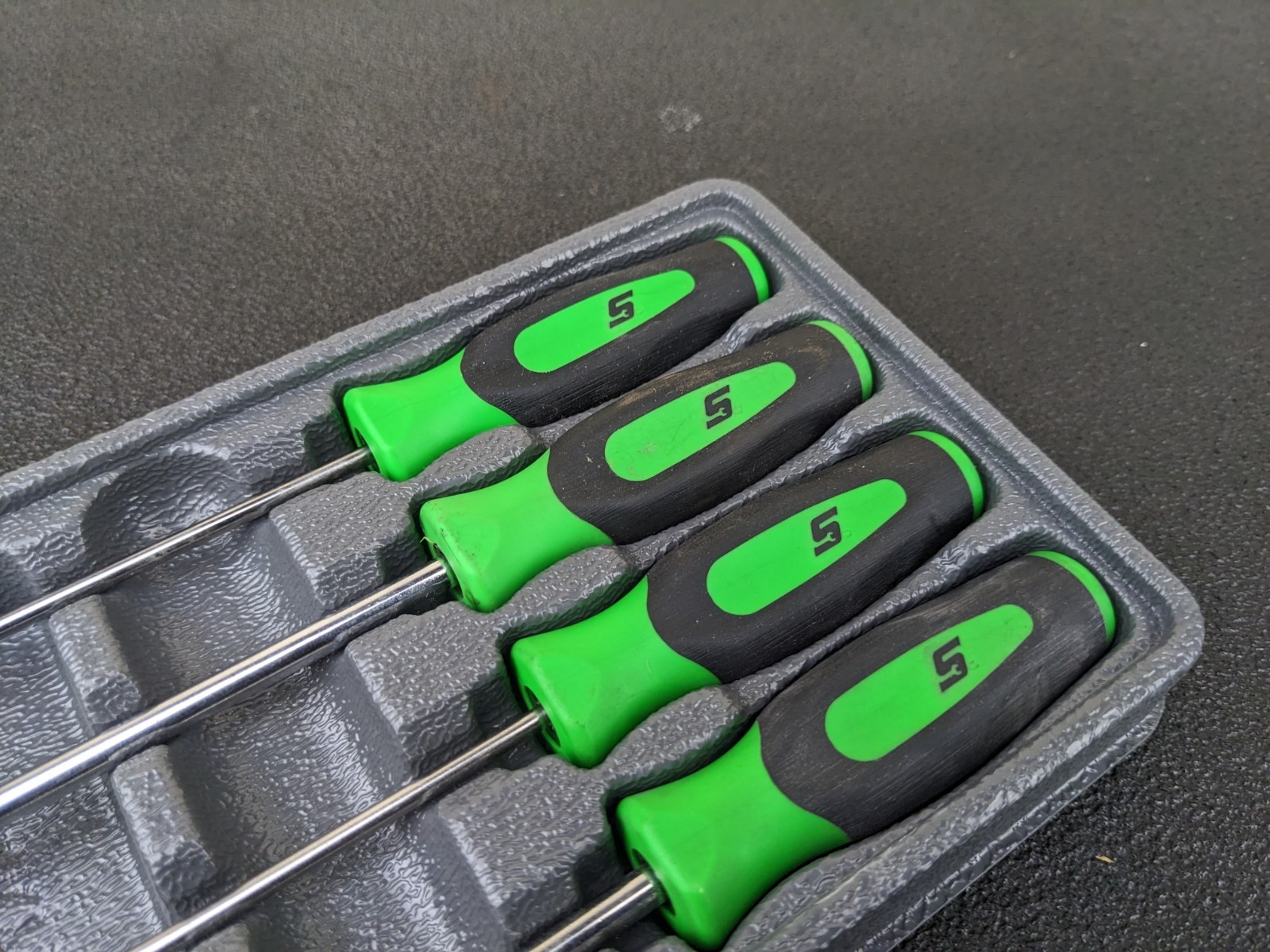 #bg499 Snap-on Tools USA 4pc GREEN Soft Grip Mini Screwdriver Set SGDX40BG