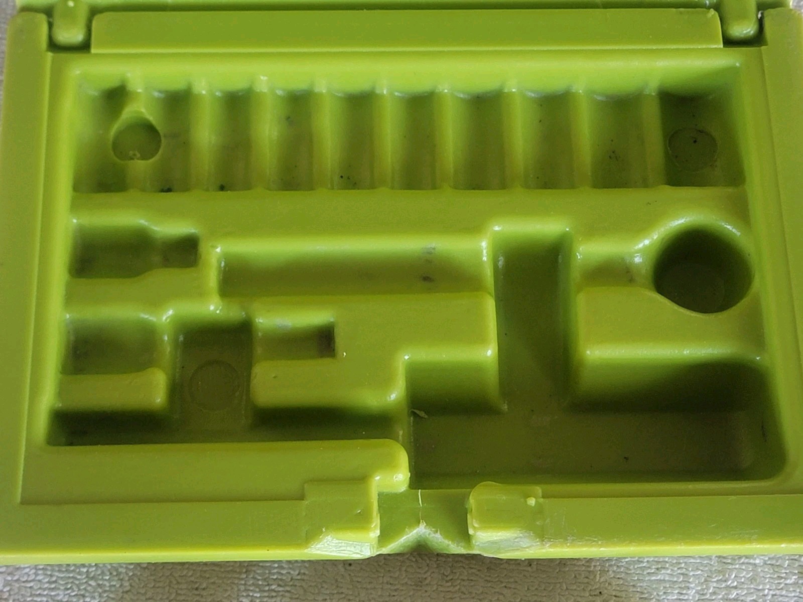 14pc XceLite 1001 Square Drive Socket Set 1/4″ + Ratchet & Ext. Plastic Case USA