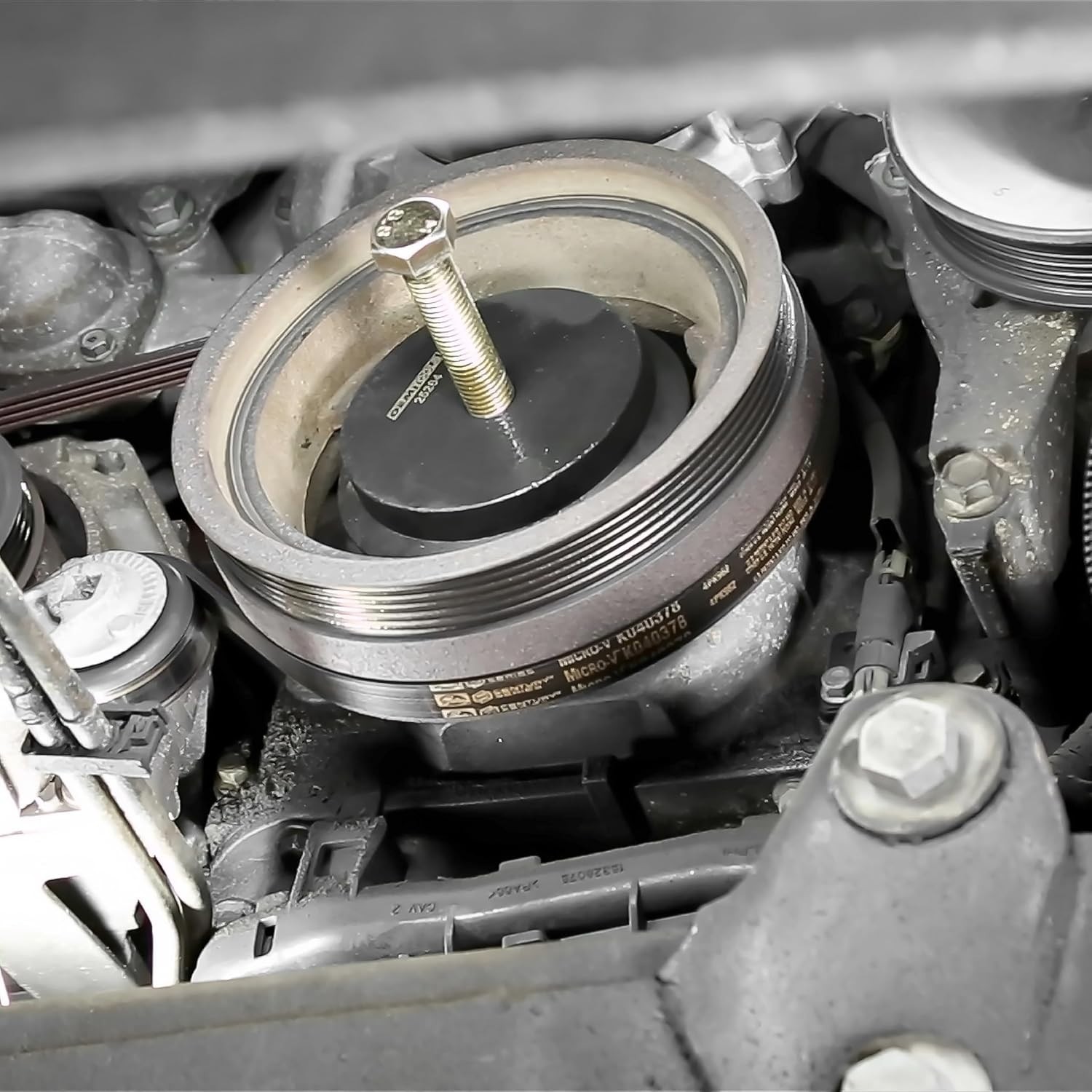 Efficient Engine Maintenance Tool – LS Crank Pulley Puller