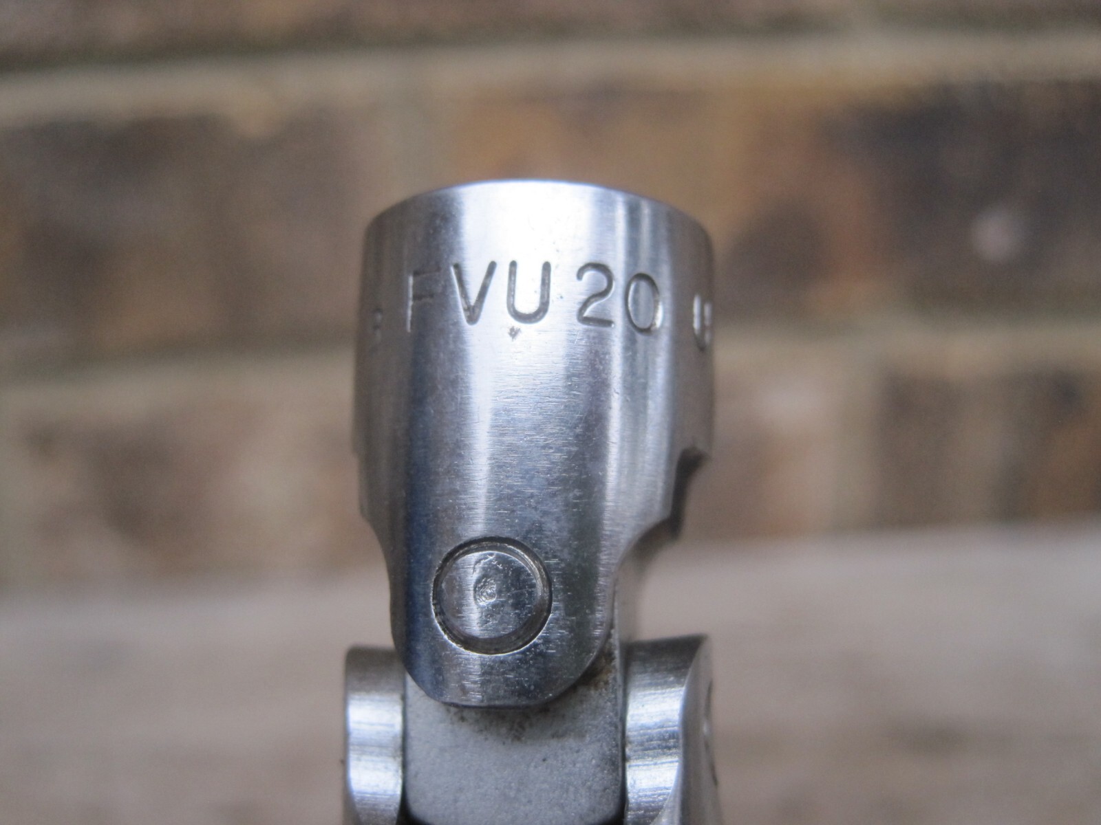 Snap-On 3/8″ Drive 5/8″ Swivel Universal 12pt Socket FVU20