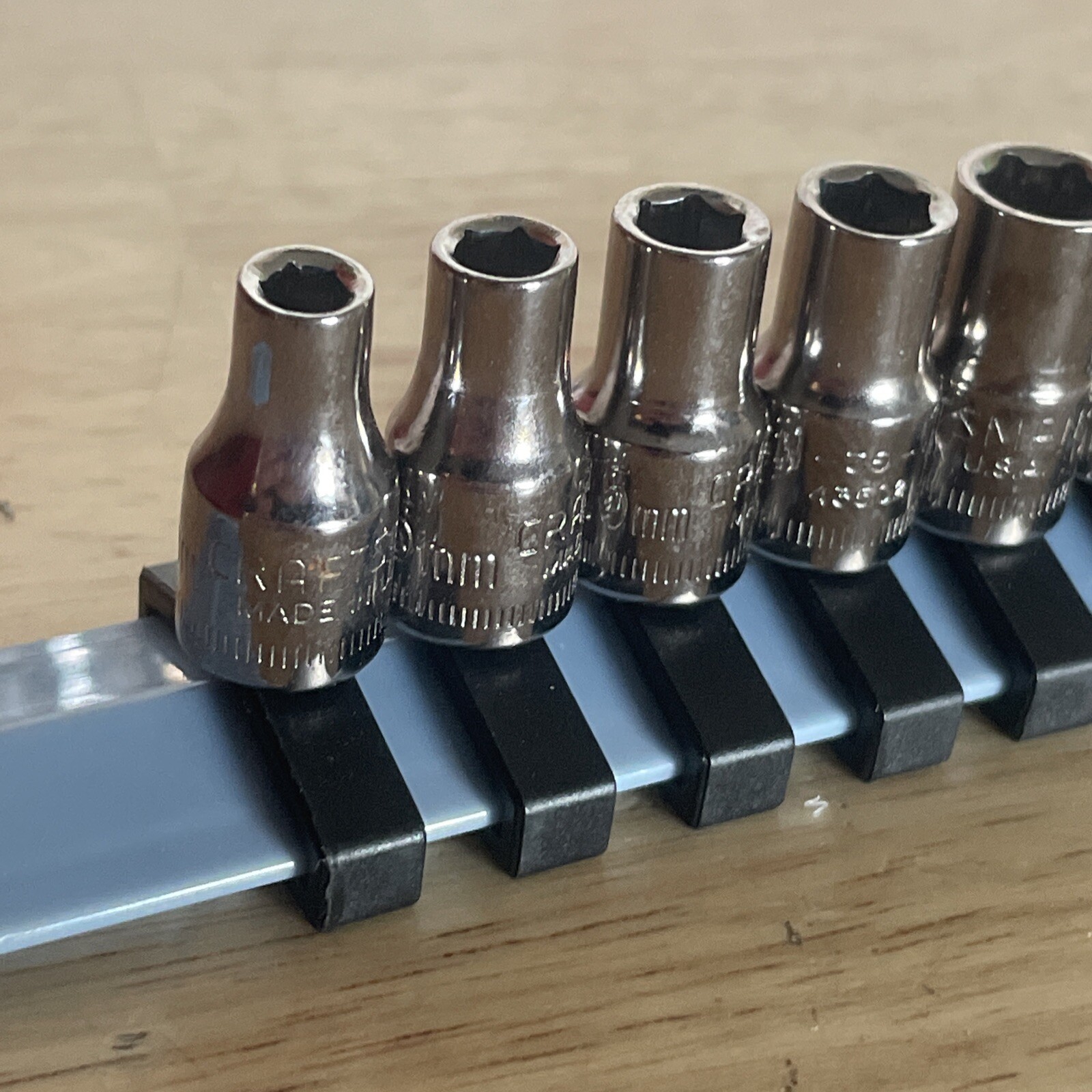Craftsman USA 1/4″ Dr. 6 Pt Shallow 12 Pc Metric Socket Set 4-14mm Inverted G2
