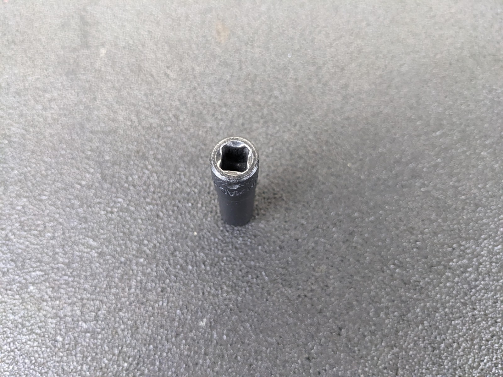 #bn700 Mac Tools Deep Impact 8mm 6-Point 1/4”’ Drive Magnetic Socket MDMP68MM