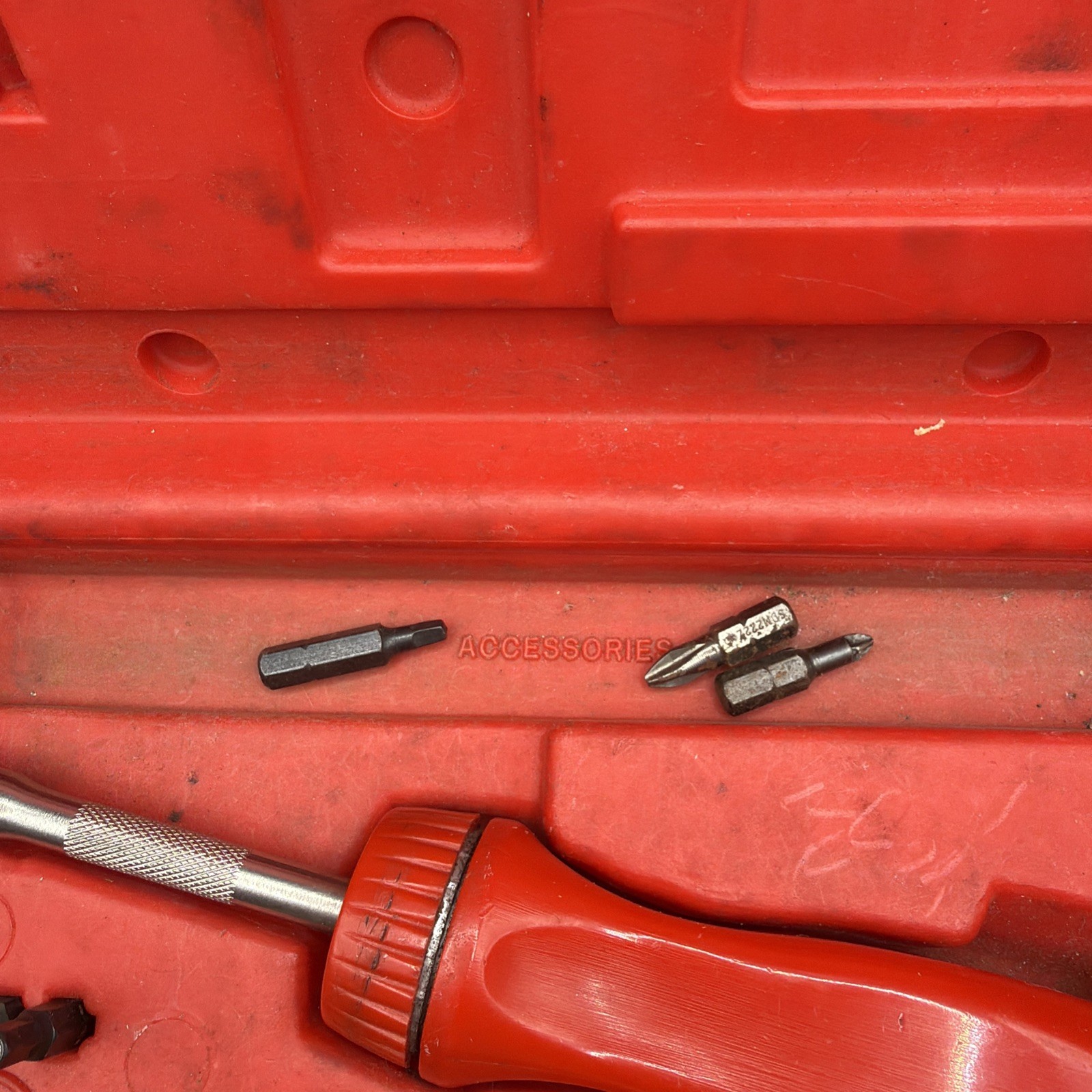 Snap On Tools Ratcheting Screwdriver Set Red Dale Earnhardt Bits & Case SSDMR220