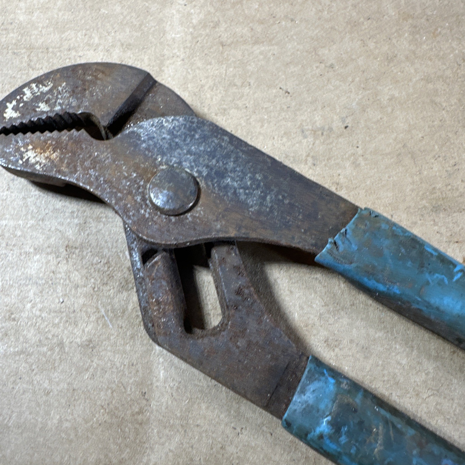 Channellock 420 , 9-1/2″ Tongue & Groove Pliers Made In USA