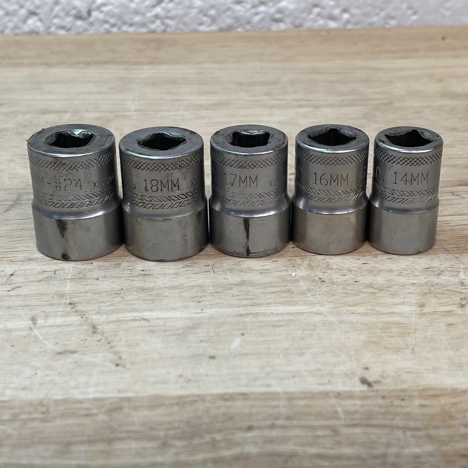 Mac Tools 11Pc 3/8in Drive Metric Socket Set, Shallow 12 point With Tray