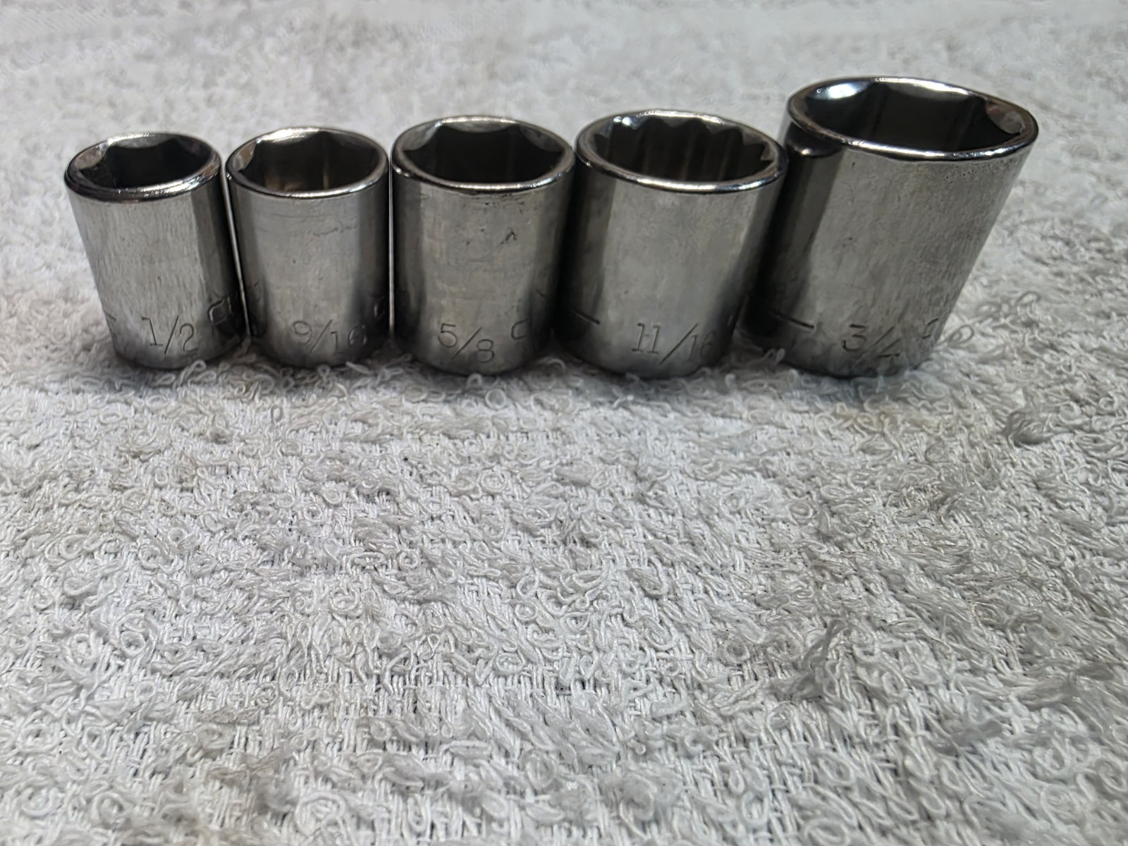 Craftsman G series Socket Assortment Lot SAE & Metric 1/2-3/8 Sized