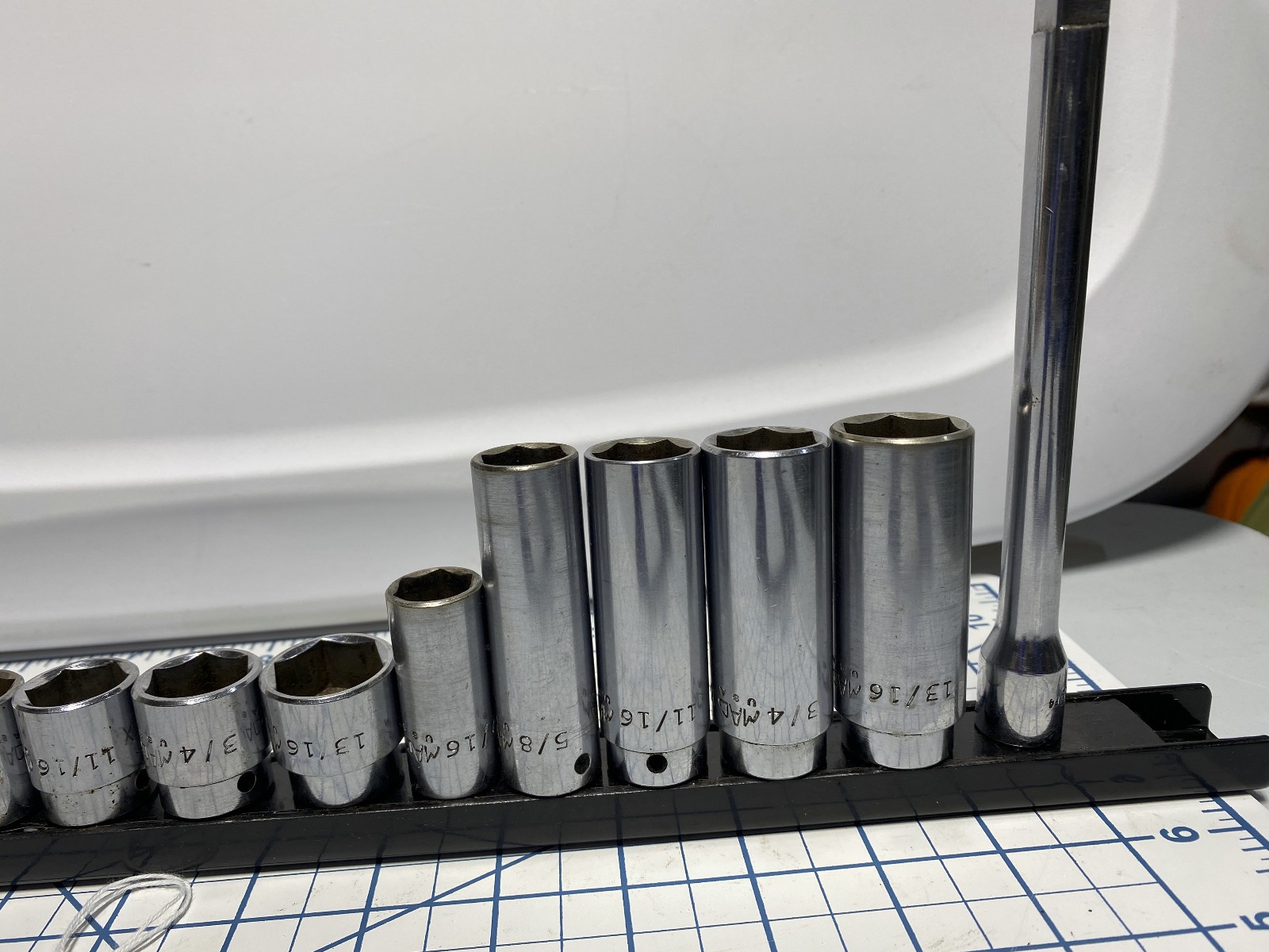 MAC Tools Asst Lot (14) SAE 3/8” drive Sockets 3/8” – 13/16” + Ext & Mag Holder