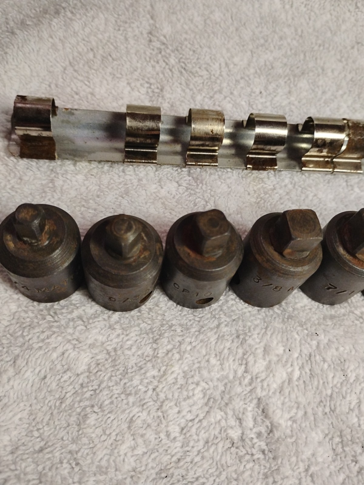 Lot Of MAC Tools 4 Point 1/2″ Dr. Shallow Impact Sockets & Socket Rail