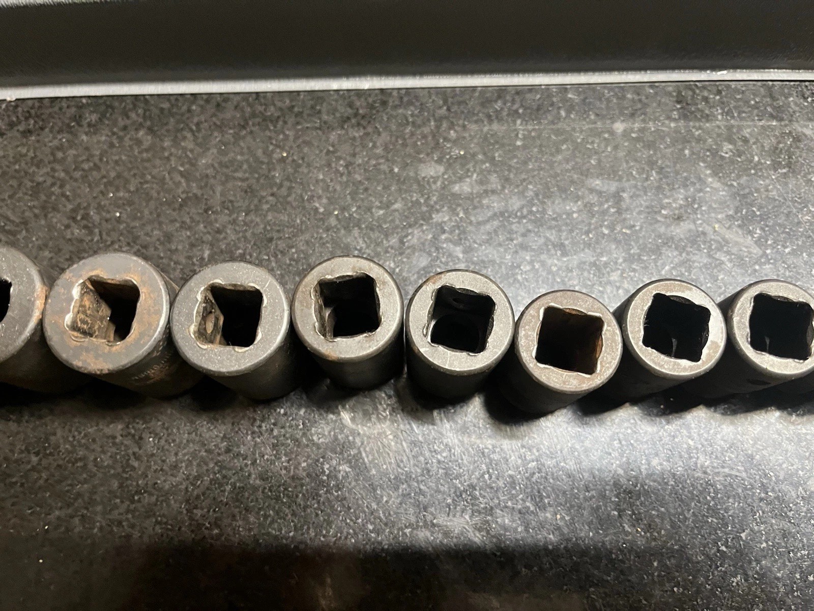 Snap On 15 pc 1/2″ Drive 6-Point Metric Flank Drive Shallow Impact Socket Set