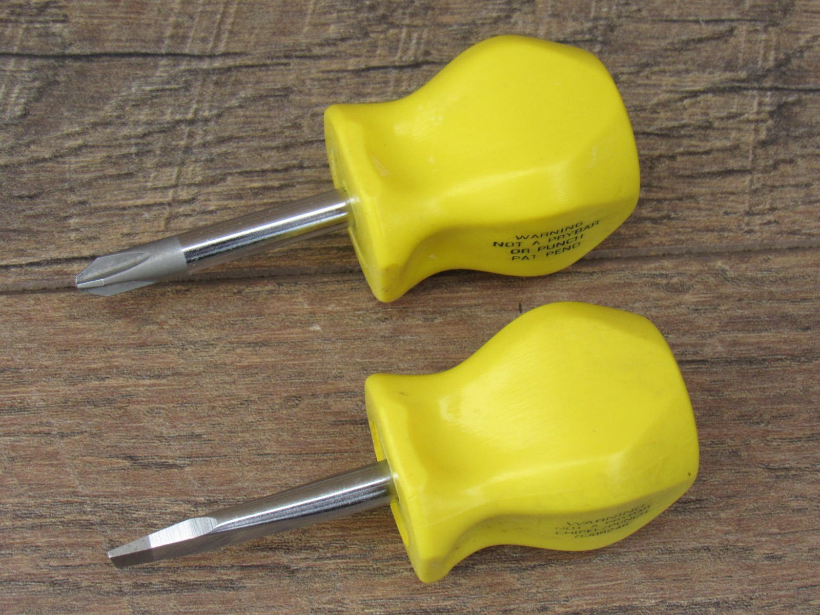 SNAP ON SDD1 FLAT TIP SDDP22 # 2 PHILLIPS STUBBY YELLOW HANDLE SCREWDRIVER SET 2