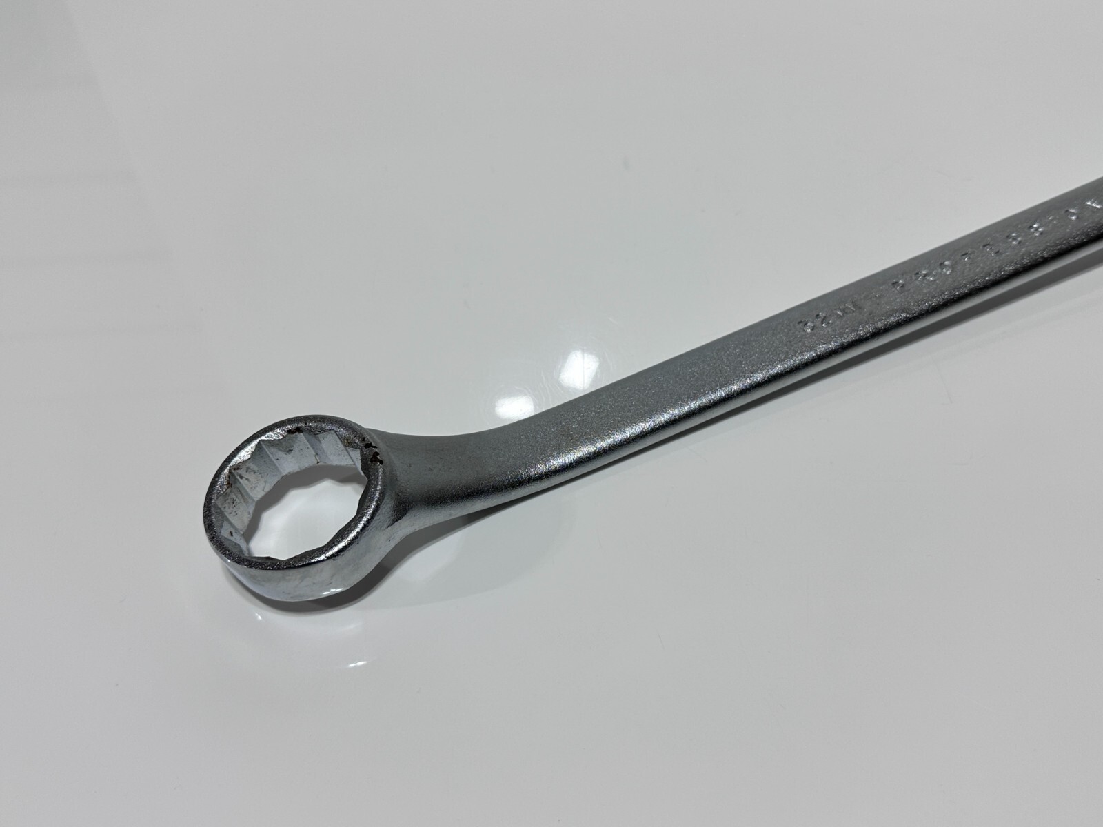NOS Proto Tools USA 1133M Metric 30mm x 32mm Satin Offset Box Wrench – 12 Point