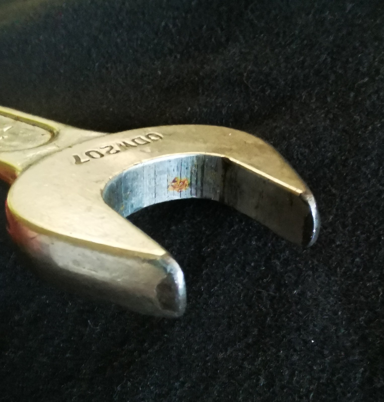 King Dick 1/2 – 7/16 Whitworth open end Spanner 7/16W is equivalent to 21mm.