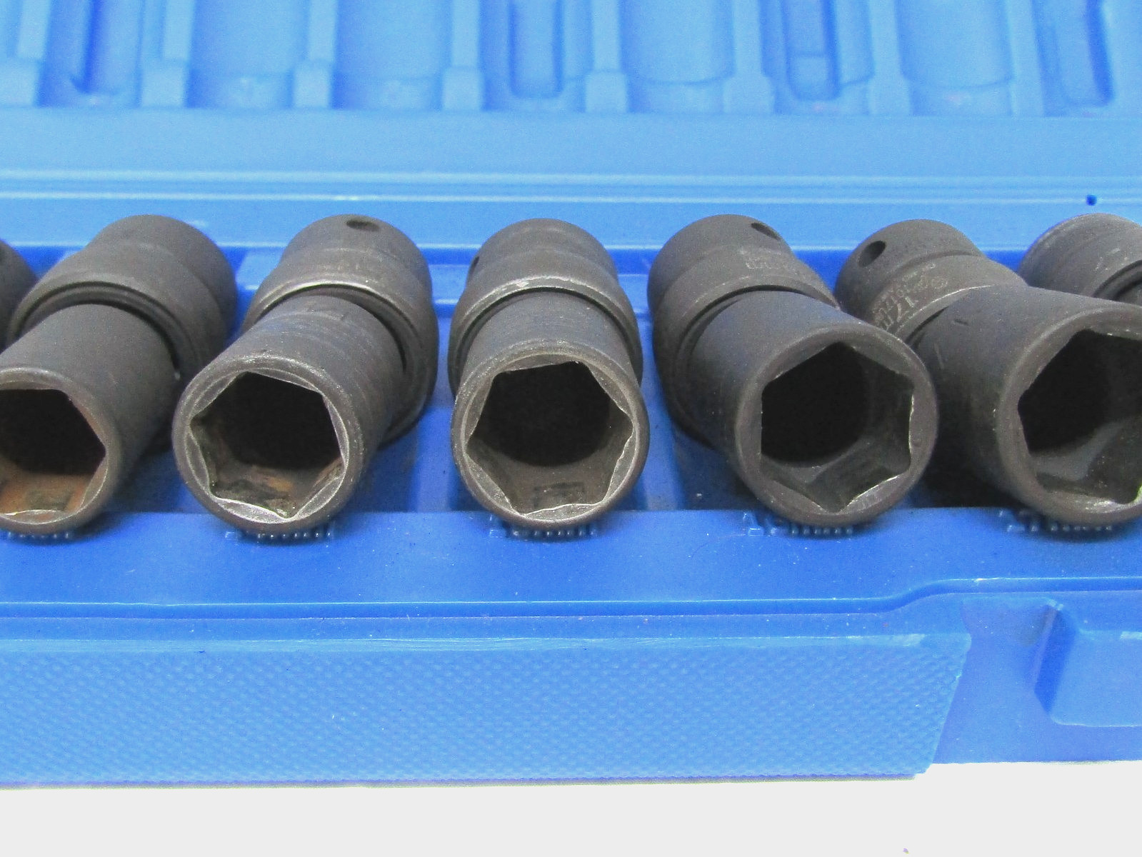 Grey Pneumatic 3/8″ Drive Metric Semi-Deep Length Universal Set 1210UMSD