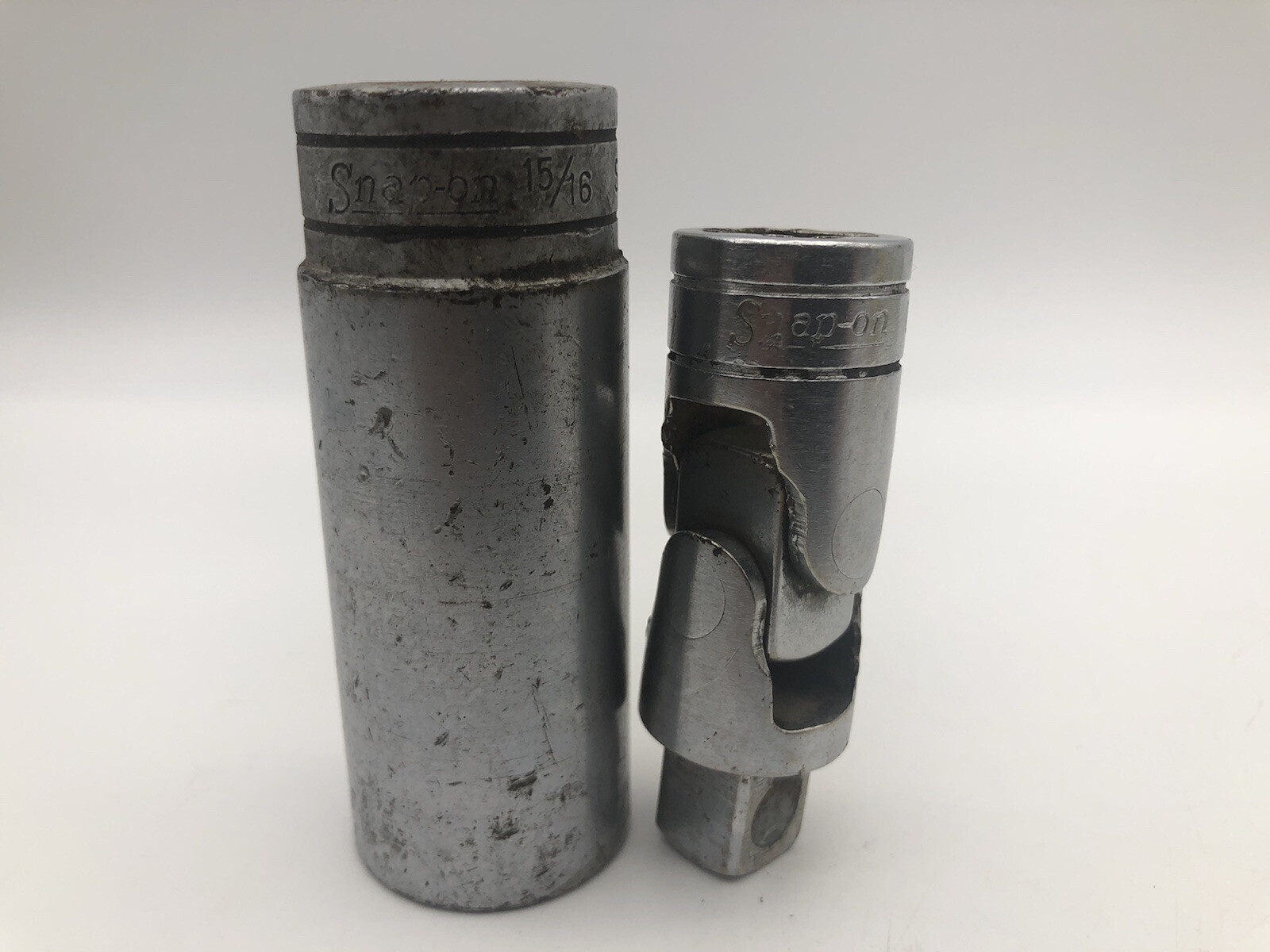 Snap-On Tools 15/16” 12-Point Deep Socket S301 & Snap-on 1/2” 8-L Swivel Socket