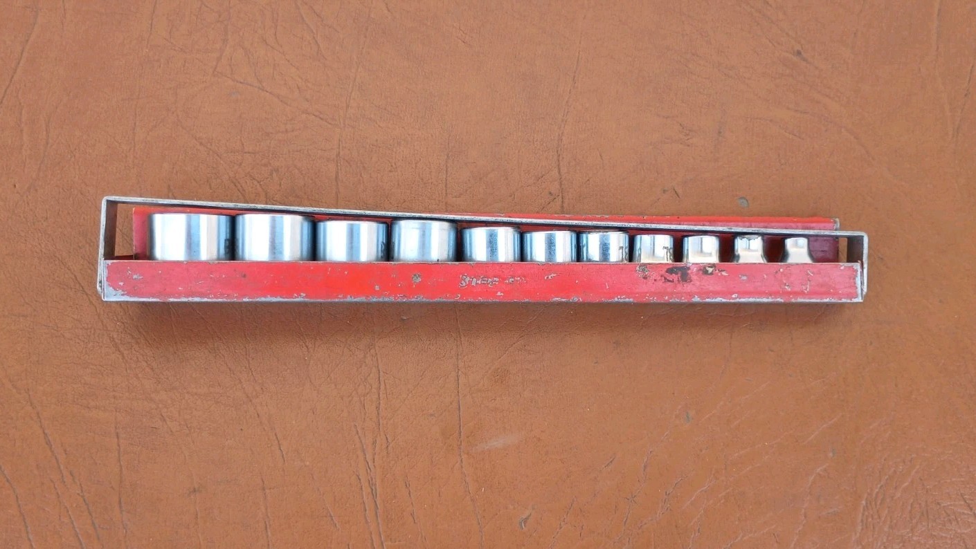 Vtg. Snap-On 3/8″ Drive 11 Pc. SAE 12 Pt Socket Set With Holder 1/4″ to 7/8″ USA
