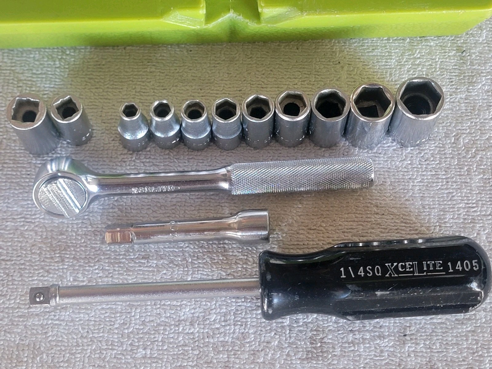 14pc XceLite 1001 Square Drive Socket Set 1/4″ + Ratchet & Ext. Plastic Case USA