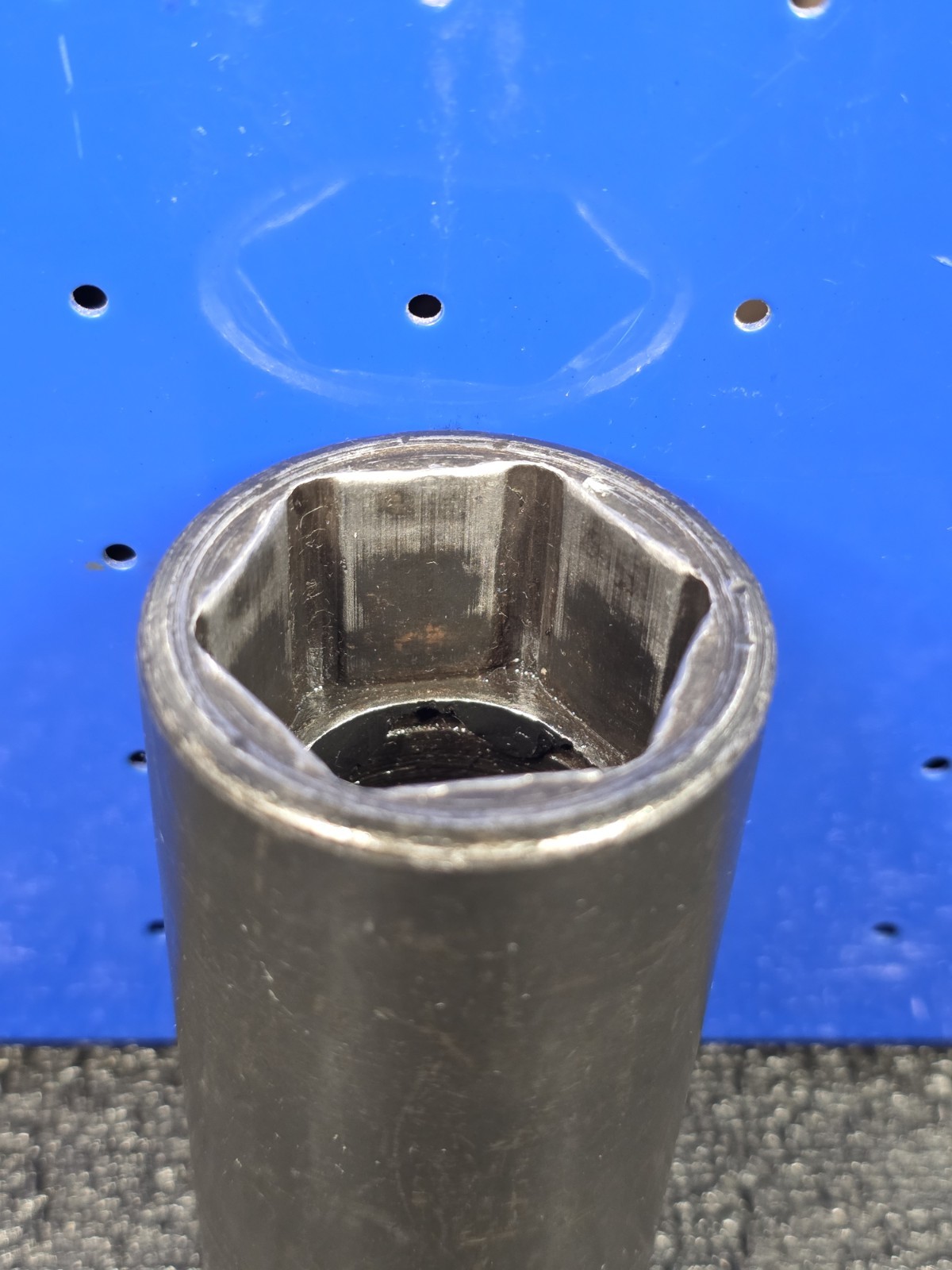 Snap-on Tools SIMM320 32mm 1/2″ Drive Metric DEEP 6-Point Impact Socket USA