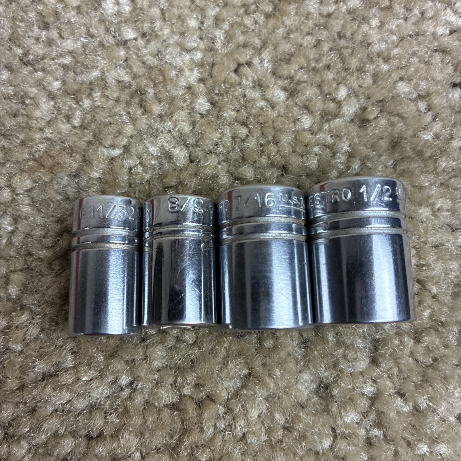 INDESTRO 1/4 Drive Ratchet/Socket Set SAE 15pcs. Good Condition Original Box