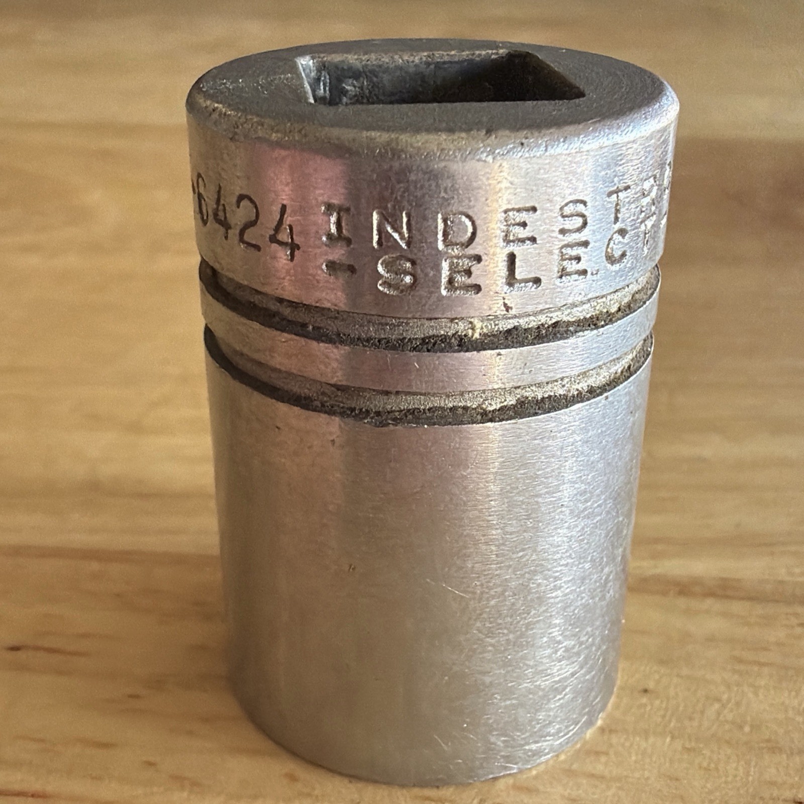 Indestro Select 3/4″ Shallow Socket 1/2″ Drive 12 Point 6424 Vintage Made in USA