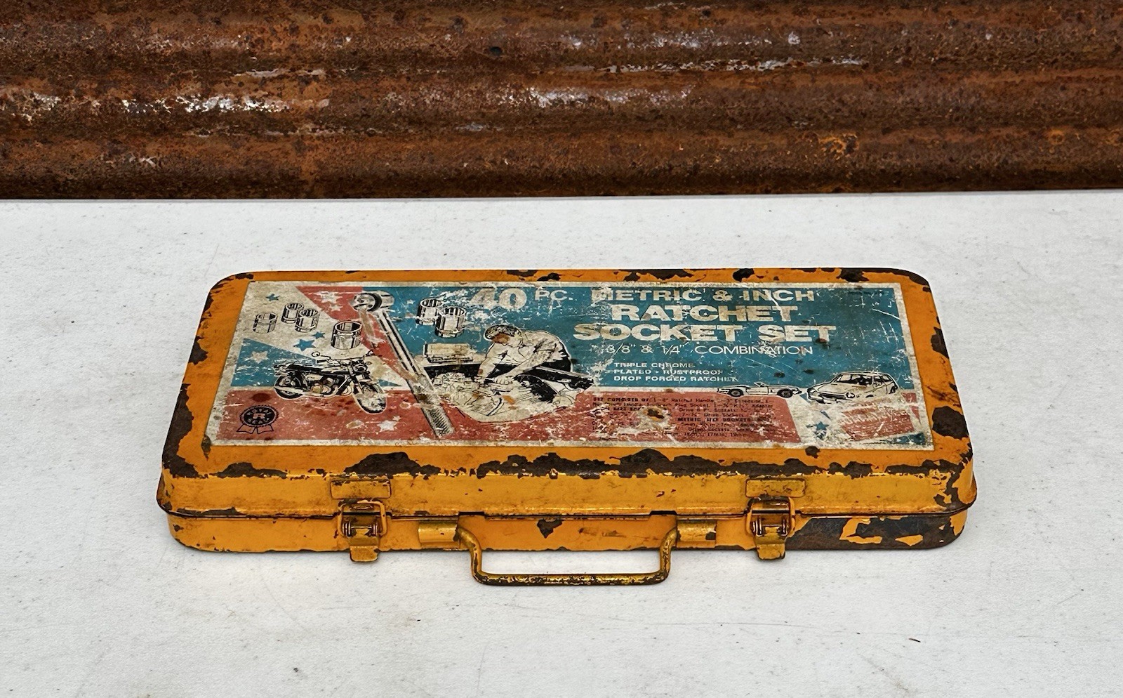 VINTAGE ROYAL TOOLS 40 PC RATCHET & SOCKET SET SAE – METRIC NO 275 “CASE ONLY”
