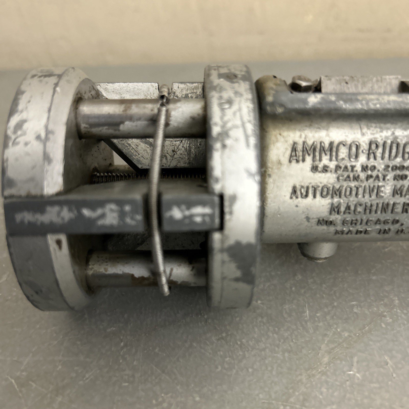 VINTAGE AMMCO RIDGE CYLINDER RIDGE HAND REAMER