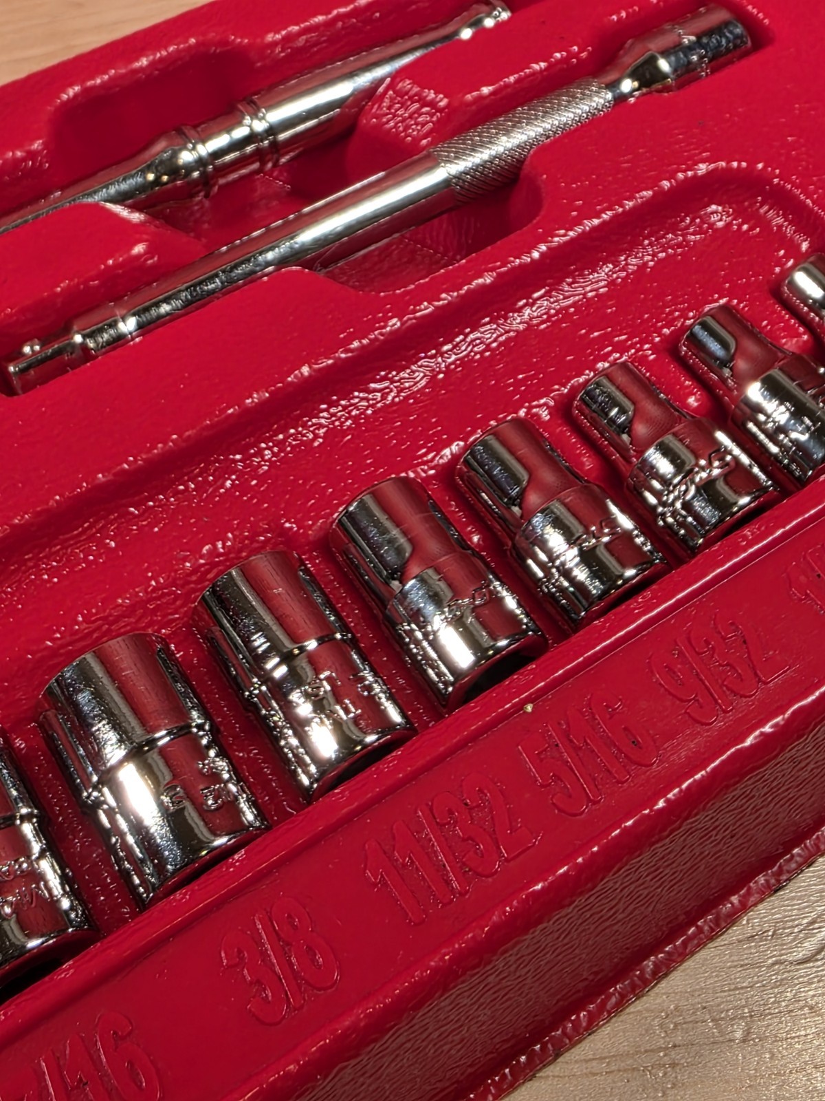 Snap-on 114ATMP 14-Pieces 1/4” Drive 6-Point SAE Shallow Chrome Socket Set