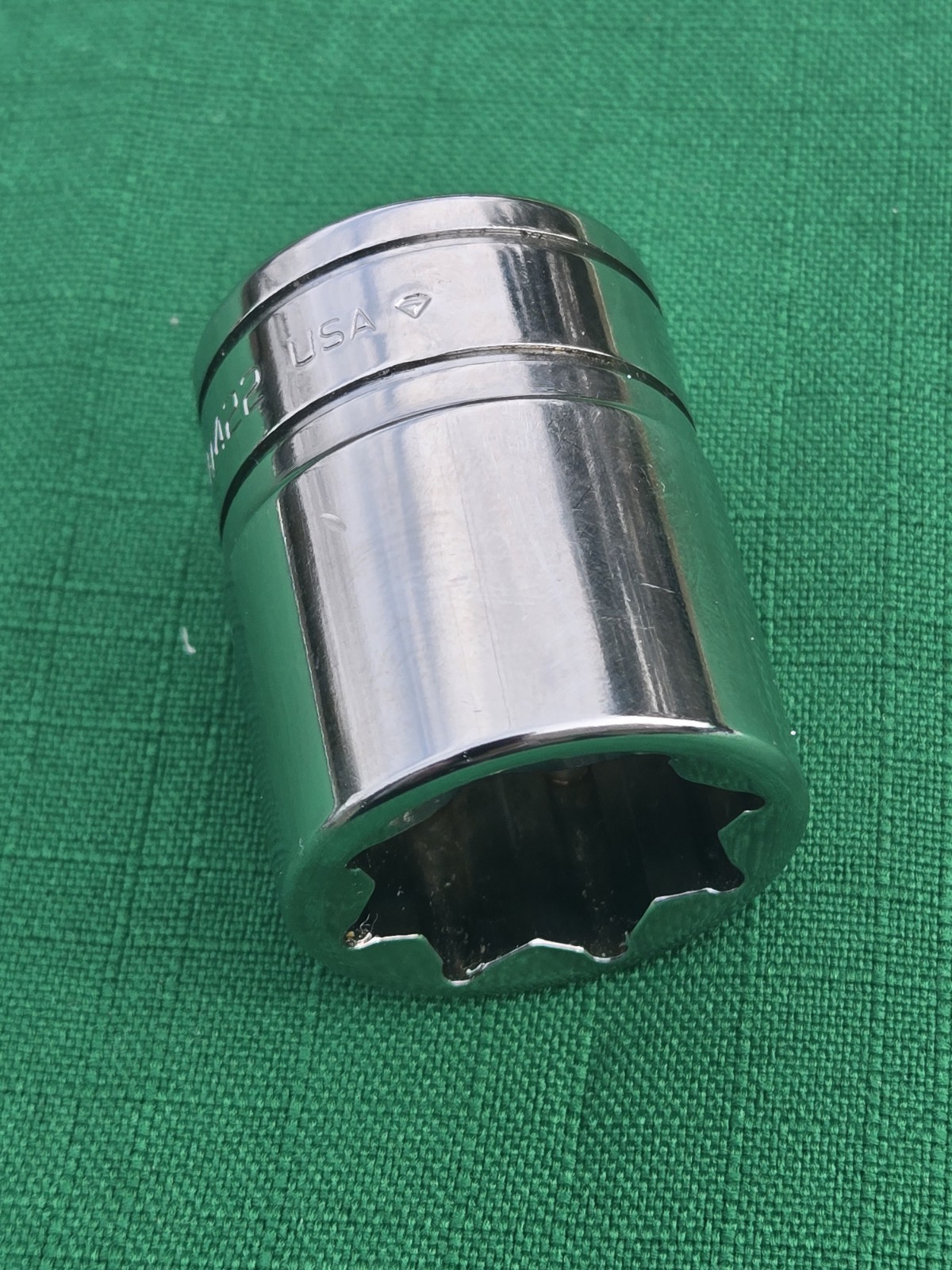 Snap-on Tools 1/2″ Drive 11/16″ SAE 8-Point Double Square Chrome Socket SW422