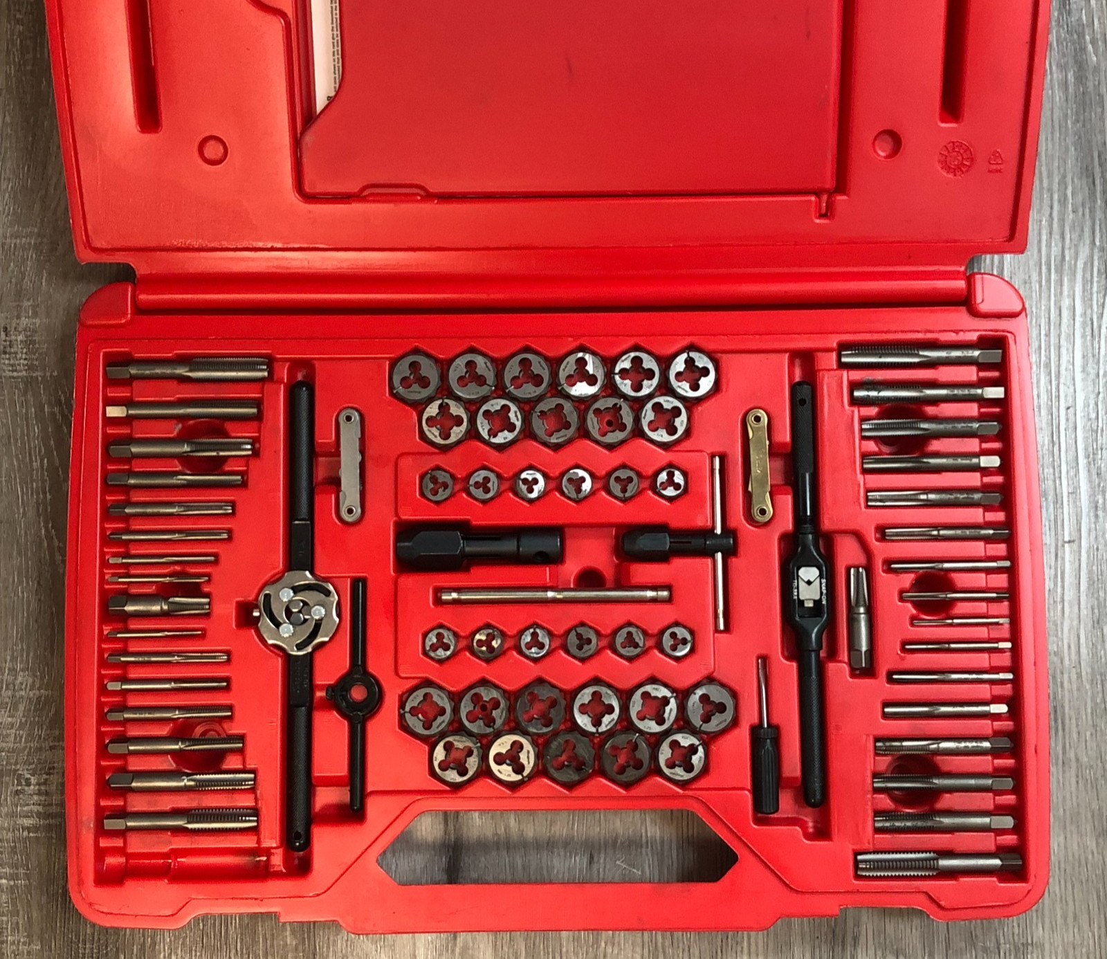 Snap On TDTDM500A 76 Piece Tap & Die Set (Missing 1 Piece)