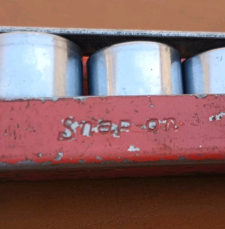 Vtg. Snap-On 3/8″ Drive 11 Pc. SAE 12 Pt Socket Set With Holder 1/4″ to 7/8″ USA