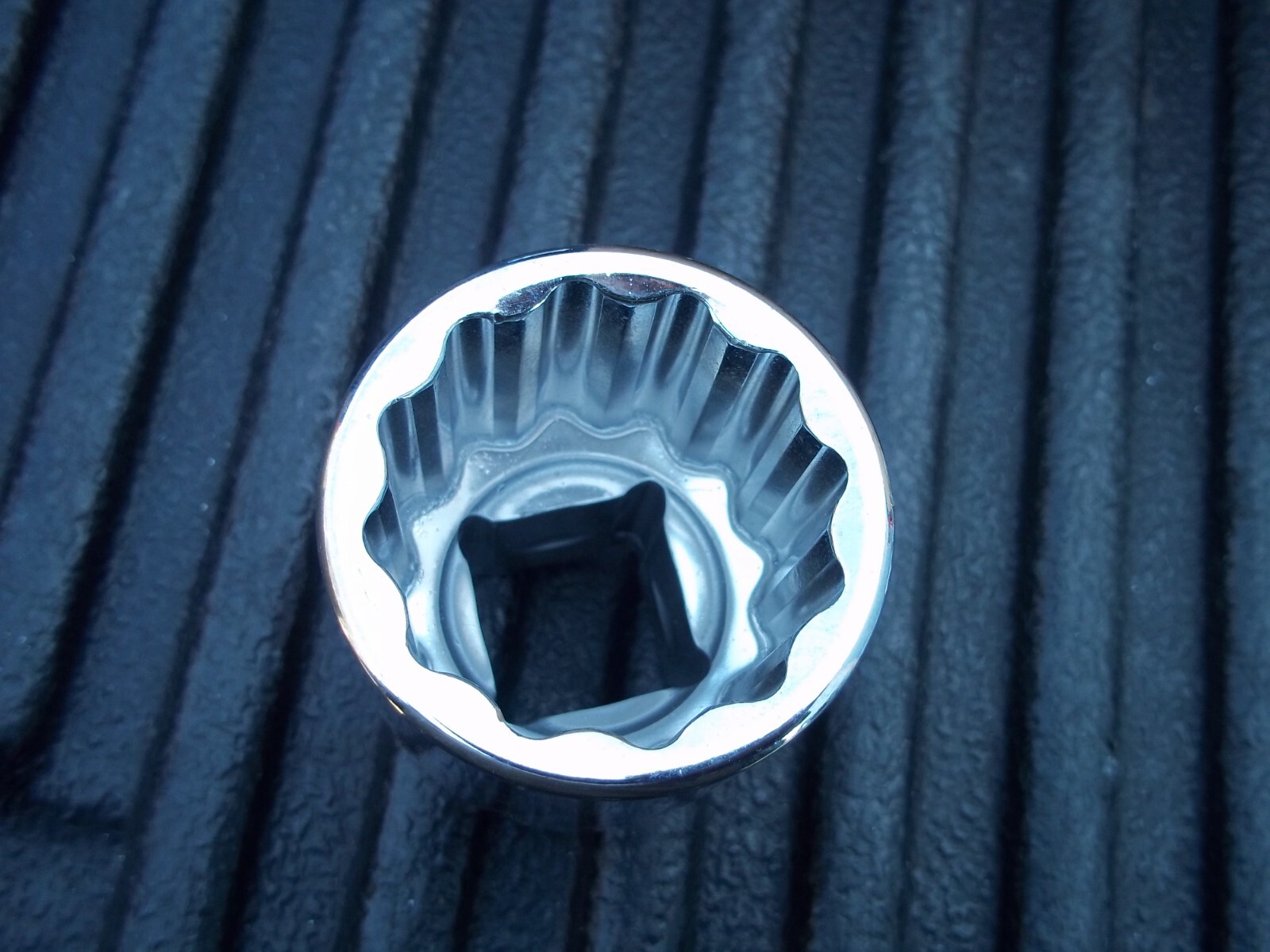 Gearwrench P/N 83407 1″ Drive 12 Point Standard SAE Socket 1-5/8″