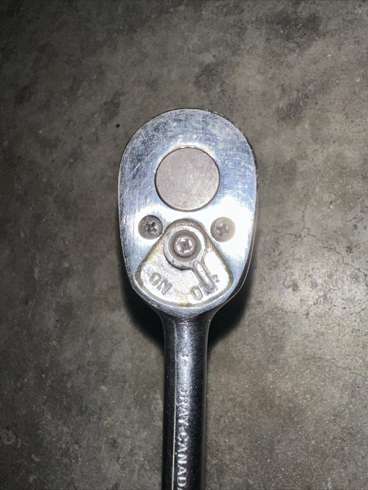 Gray Canada Ratchet 3/8 Drive T70