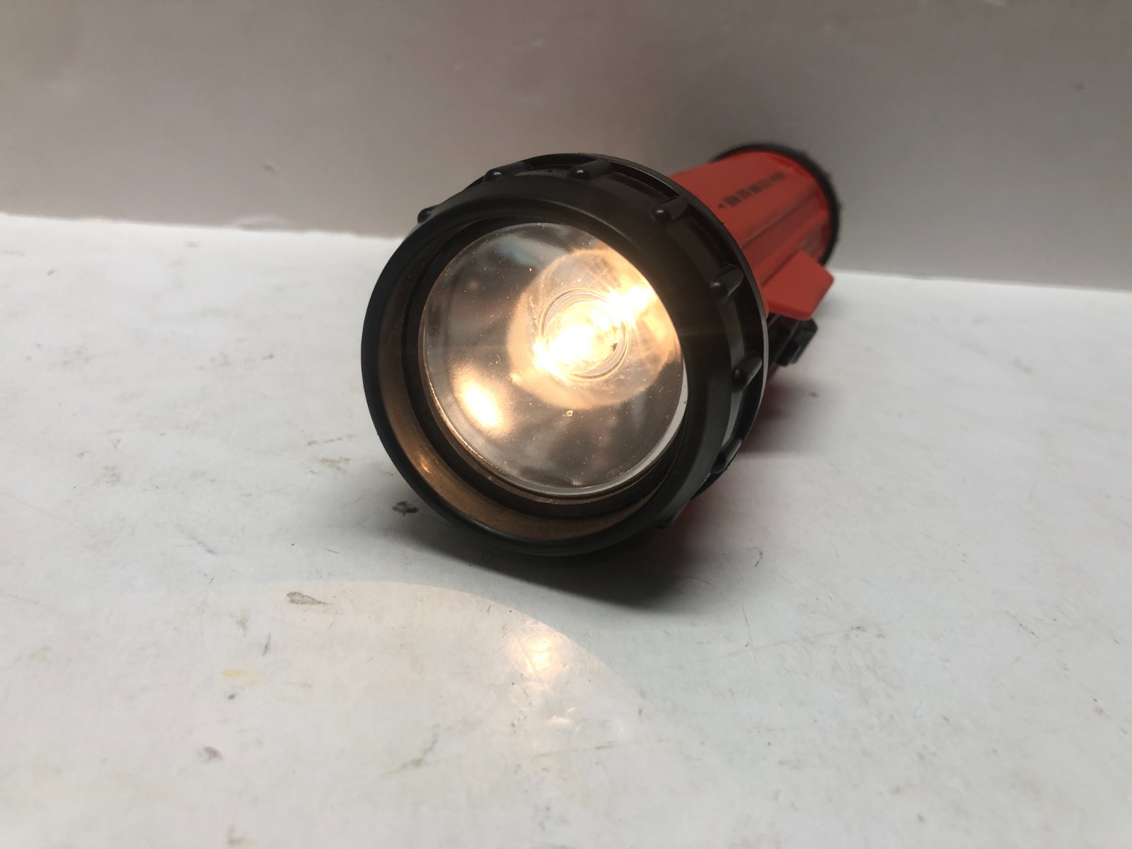 NOS SNAP-ON Part # ECF 1 B Plastic Water Proof FLASHLIGHT (Made In USA)