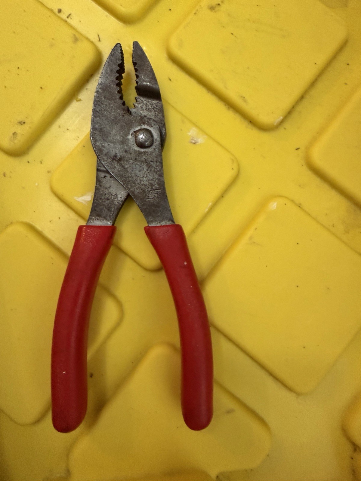 Snap on Tools USA NEW RED Soft Grip 6″ Slip Joint Pliers 46acf🔥
