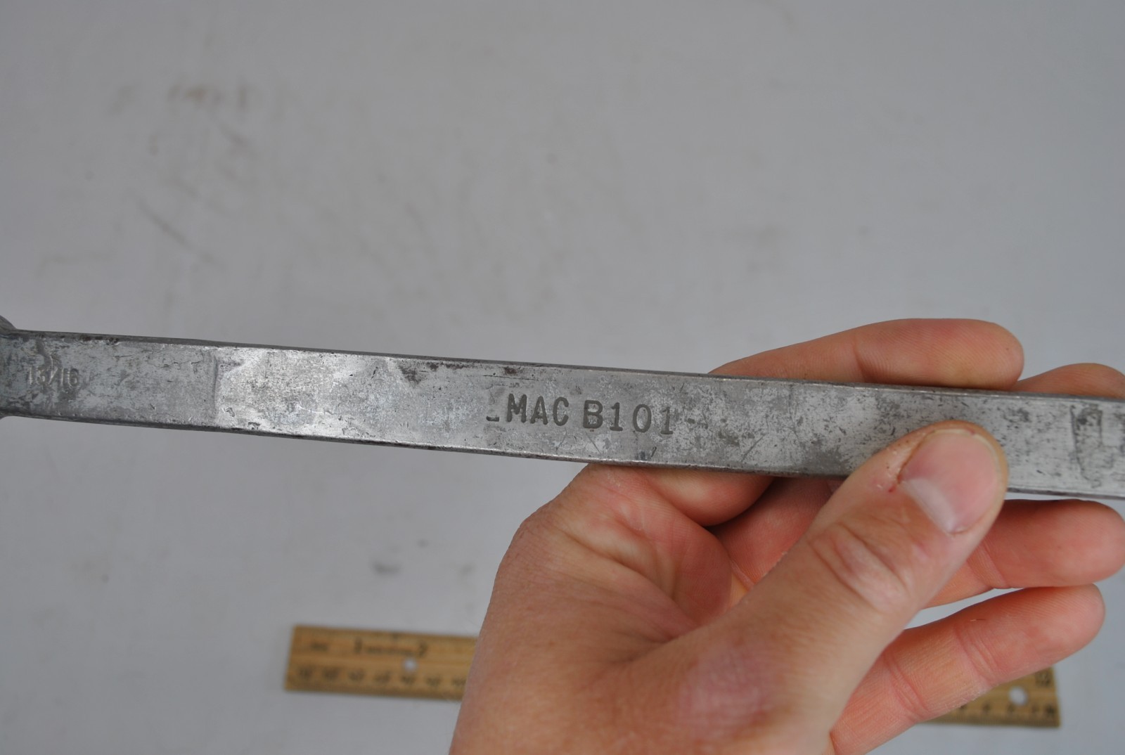 Mac Tools Sabina Vintage 13.5″ Long 13/16″-1″ 12PT SAE Box Wrench B101