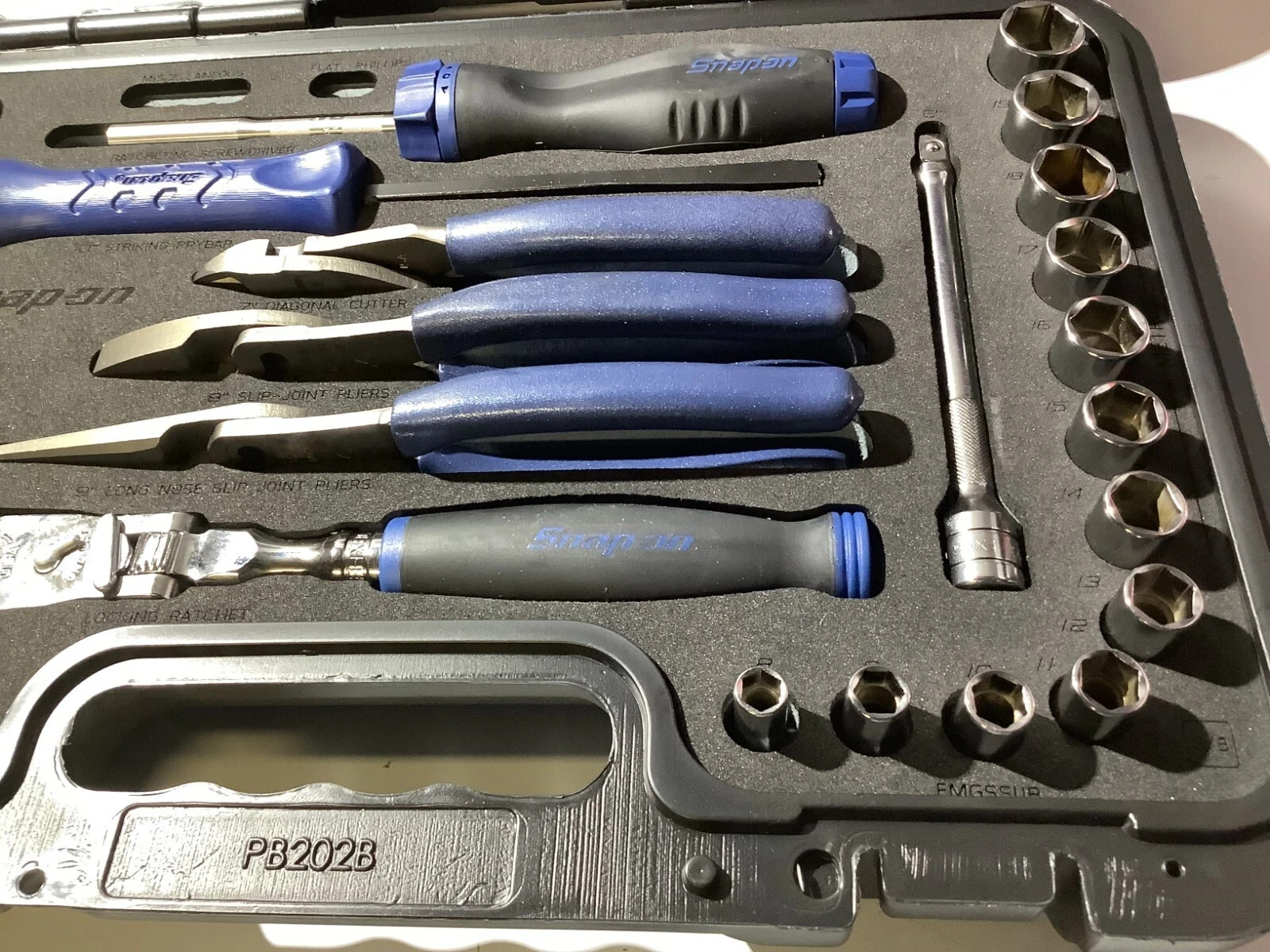Snap-on POWER BLUE 3/8″ dr 33pc METRIC & SAE General Service Foam Set 233FSMBFMB