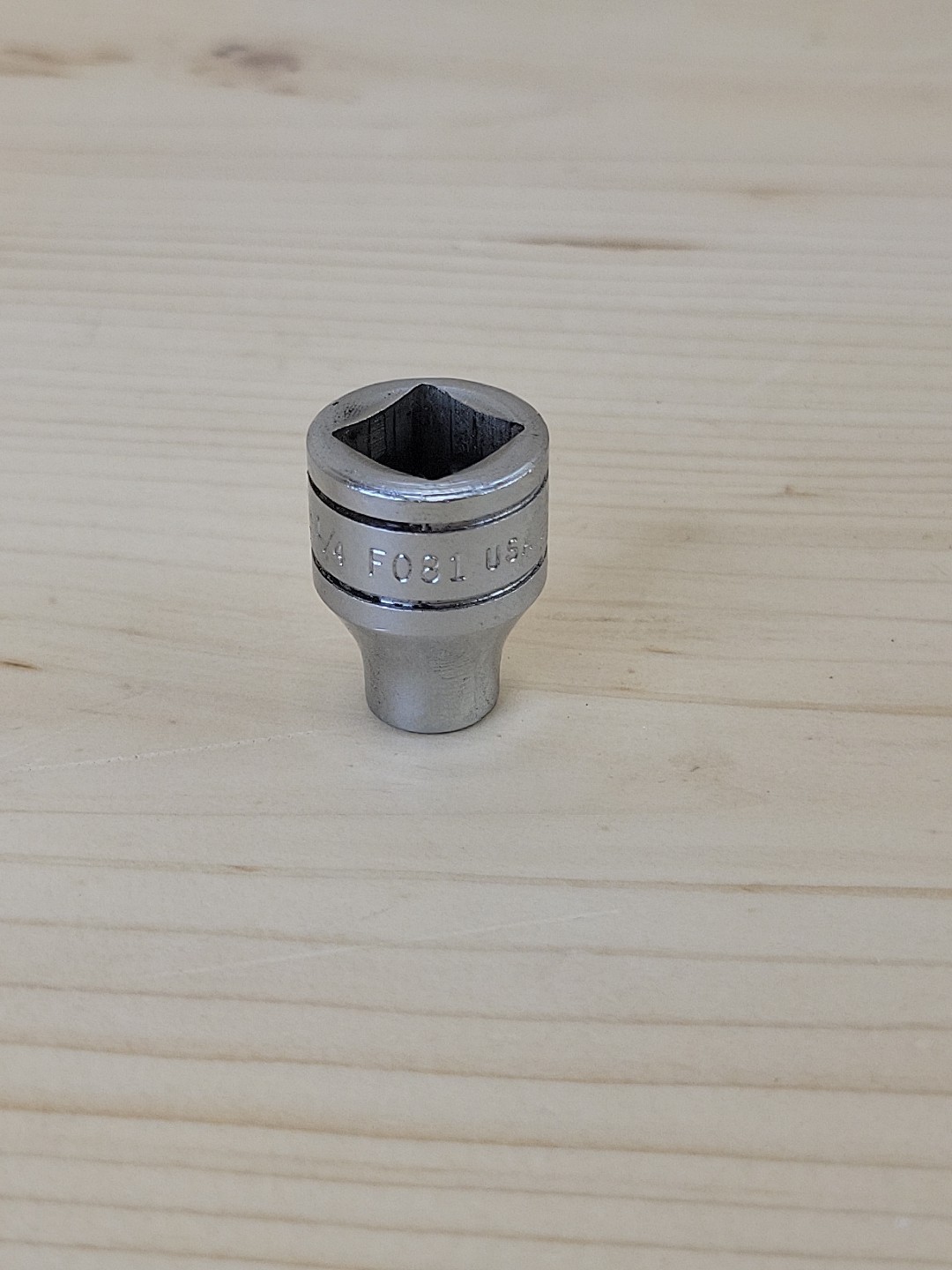 Snap-on Tools F081 1/4″ SAE Flank Drive Shallow Socket 3/8″ Drive 12 Pt