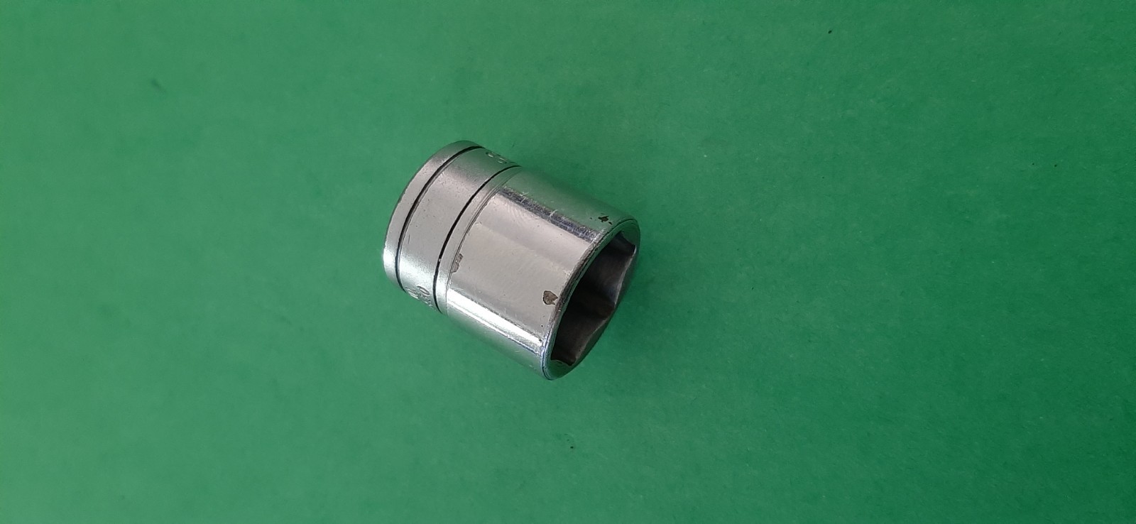 Snap-on Tools USA 18mm Shallow Socket 3/8″ Drive 6pt Point FSM18 606