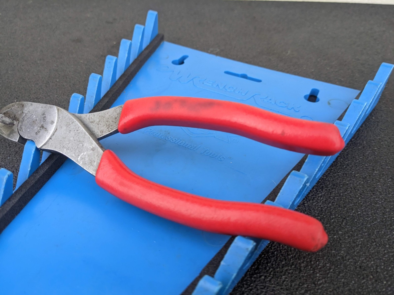 #bo473 SNAP ON TOOLS 6″ Diagonal Cutters Red USA 86CF