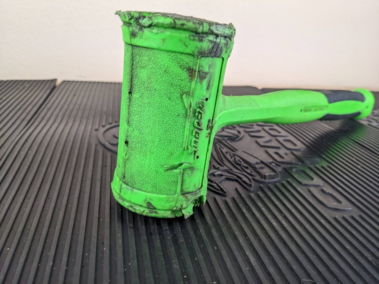 #as285 Snap-On HBFE48 Dead Blow 48-Ounce Soft Grip Hammer Green