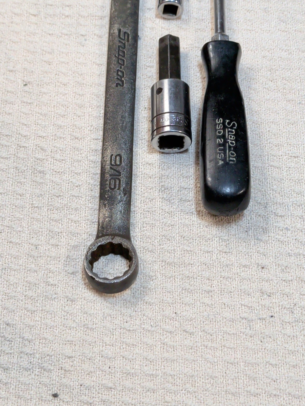 Snap-on Tools Mixed Lot (4 Items) Screwdriver Wrench Sockets Ssd2,Goex18b, Fa12