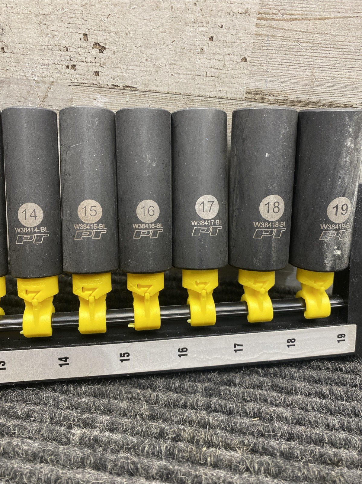 Performance Tool W38401 10 Piece 3/8 Inch Drive MET Black Skt Set