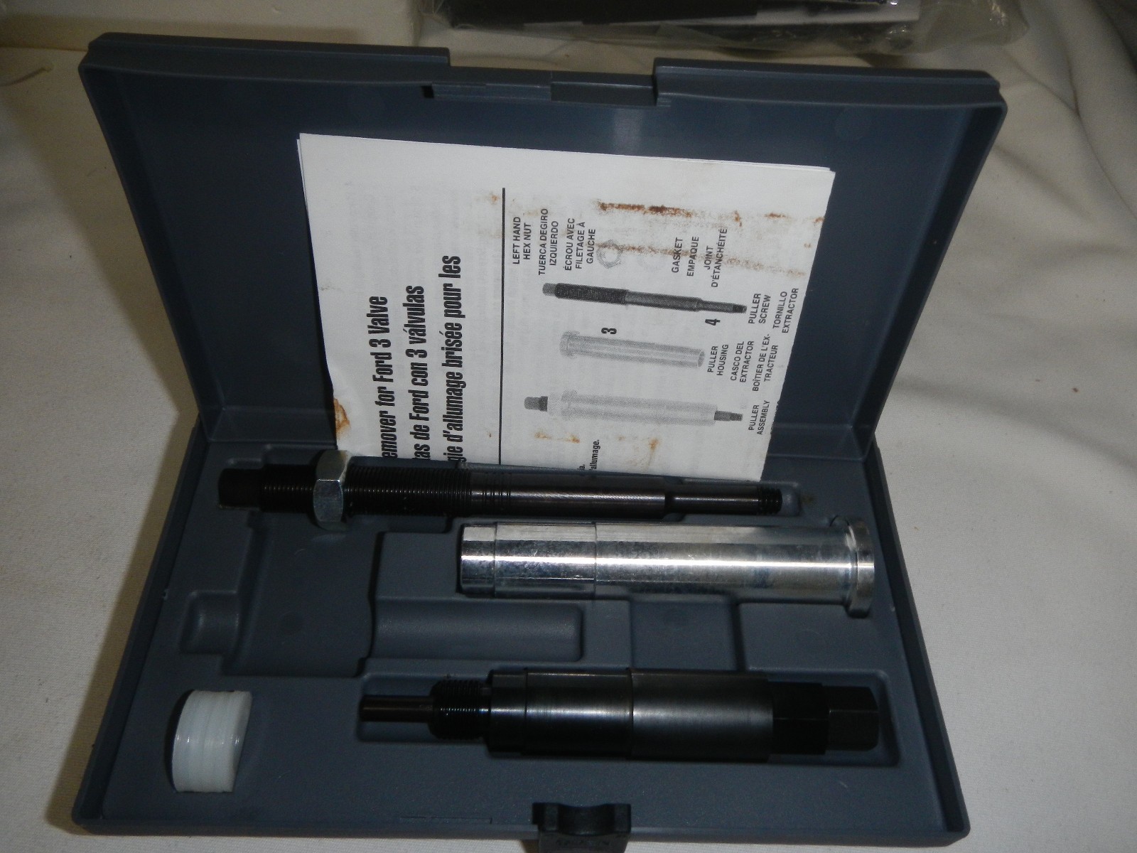 Lisle Broken Spark Plug Remover for Ford Triton 3 Valve Engines
